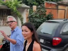 Um descontraÃdo Gary Lineker foi visto com seu filho e nora por fãs nas ruas do México, longe da fama da antiga BBC e do Jogo do Dia.