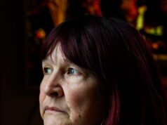 ‘A criança estava em casa quando June foi assassinada tão brutalmente? A pequena Rhea é tudo que me resta… Não vou deixar que levem meu neto sem lutar’… Mãe do advogado escocês assassinado fala