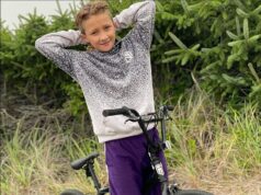 Família perturbada ganha US$ 30 milhões em pagamento depois que um menino de 13 anos foi atropelado e morto por um jipe enquanto usava uma faixa de pedestres com defeito