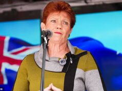 A dura mensagem de Pauline Hanson aos migrantes: ‘Se não o fizeres, serei a primeira a levá-los ao aeroporto e a colocá-los no avião.’