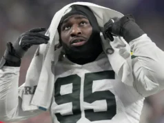 Atualização sobre lesão de Devonte Watt: ataque defensivo dos Packers fora de campo contra Leões