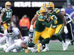 Packers RB Josh Jacobs saiu com lesão no joelho contra Giants