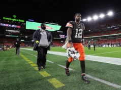 Grande momento com QB após a estreia do ex-companheiro de equipe de Shadeur Sanders