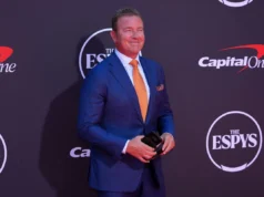 Kirk Herbstreit dá crédito a Dabo Swinney por trazer Clemson para Louisville