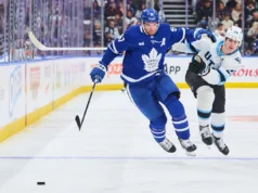 Tavares ajudou os Maple Leafs a vencer os Mammoths por 5-3 pela terceira vitória consecutiva