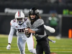 Deion Sanders será titular do novo quarterback Julian Lewis em uma tentativa de salvar a temporada do Colorado.