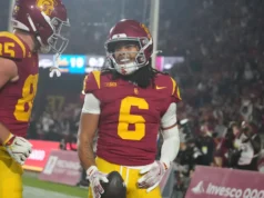 Makai Lemon consegue um grande passe de TD após o banco, e o número 19 da USC vence a rival UCLA por 29-10