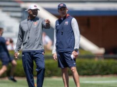 Derrick Nix convocará jogadas ofensivas