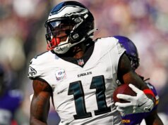 AJ Brown vai jogar na semana 10? Últimas atualizações sobre lesões para Eagles WRs