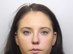 A mulher que postou fotos nuas do ex-namorado de seu pai em um site de acompanhantes revelou como um amargo plano de vingança saiu pela culatra e a deixou presa e desempregada.