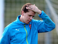 O ex-artilheiro admite que lesões graves do Arsenal finalmente levaram à sua aposentadoria