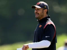 Stanford Commander contratará o técnico do QB, Tavita Pritchard, como seu próximo técnico