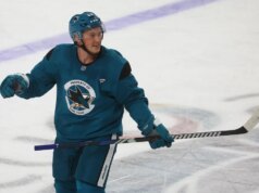 O San Jose Sharks colocou Jeff Skinner em isenções, anulando contratos