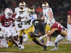 No. 9 Notre Dame venceu Stanford por 49-20 a caminho do College Football Playoff