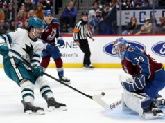 San Jose Sharks enfrenta Vancouver Canucks no McLean Celebrini SAP Center