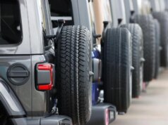 Recall do Jeep Hybrid alerta proprietários para não estacionarem em garagens