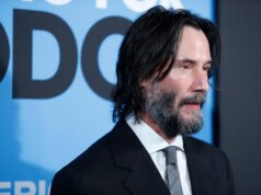 Keanu Reeves desmaia e sangra no final de sua peça na Broadway