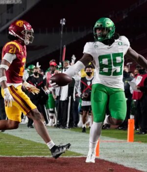 Oregon_USC_Football_42897-1-1.jpg