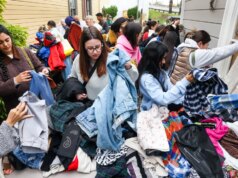 Compradores locais migram para South Bay em busca de pequenas empresas no sábado