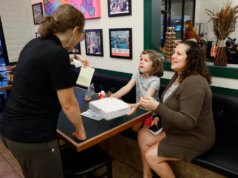 Os restaurantes da Bay Area oferecem refeições gratuitas para famílias agradecidas do SNAP, inundadas de doações – The Mercury News