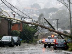 Em meio à chuva, ‘ventos de grande perigo’