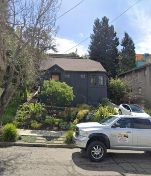 Three-bedroom-home-sells-for-1.6-million-in-Oakland.png