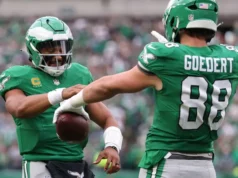 A agência gratuita dos Eagles traz uma folha em branco no tight end