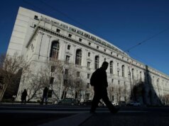 A Suprema Corte da Califórnia permite decisão que diz que a proibição da UC de contratar estudantes sem status legal é discriminatória – The Mercury News