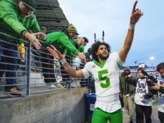 As chances de título nacional do Oregon Ducks permanecem inalteradas após a vitória da semana 14