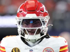 Os Chiefs converteram a interceptação de Dak Prescott para uma vantagem de 7-0