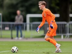 Dois jogadores do Arsenal são convocados enquanto a Inglaterra perde a estreia na Copa do Mundo Sub-17