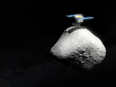 A espaçonave japonesa enfrenta um enorme desafio de um asteróide do tamanho de uma sala