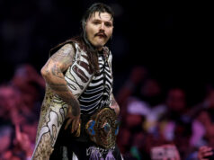 CM Punk pede a Dominic Mysterio para ‘parar de esperar’ pela estrela da WWE em mensagem de aniversário