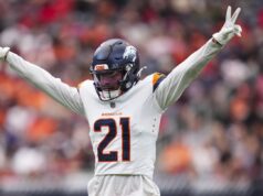 CB Riley Moss e S Brandon Jones aptos para o jogo de futebol de quinta à noite