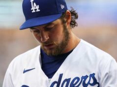 Supostamente assinado com Besters do NPB para substituir o ex-apaziguador dos Phillies, Trevor Bauer