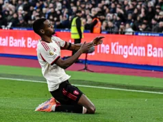 Alexander Isak na súmula do West Ham e ganhando impulso