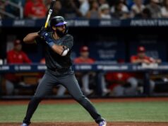 Os Yankees assinarão com o ex-jogador de campo do Mets um contrato de US$ 2,5 milhões