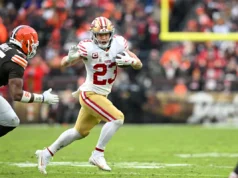 Christian McCaffrey está de volta ao relatório de lesões, questionável para domingo