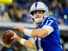 Daniel Jones recebe ajuda de ex-companheiros de Duke com almofada impressa em 3D para pé machucado