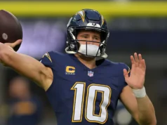 Justin Herbert foi limitado no treino de sexta-feira