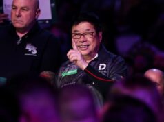 ASSISTIR: Momento Paul Lim, de 71 anos, obtém vitória histórica no Campeonato Mundial de Dardos PDC de 2026