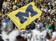 2 O futebol de quatro estrelas de Michigan atrasa a assinatura de sua LOI