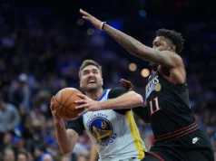 O retorno épico do Warriors contra o Sixers fica aquém de uma forma comovente