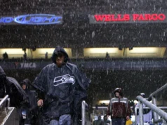 Assim como a comunidade do estado de Washington, os Seahawks estão se preparando para o clima chuvoso