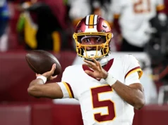 Jaden Daniels participa do primeiro treino completo desde a luxação do cotovelo, incluindo viagem para Minnesota