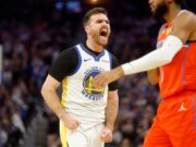 Os Warriors assinaram com Pat Spencer um contrato completo com a NBA