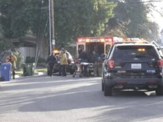 Homem da Califórnia esfaqueia pai com tesoura e é morto a tiros pela polícia, dizem autoridades – Mercury News