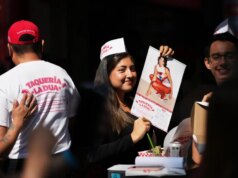 Tacos especiais, molho picante e margaritas vêm ao show de Dua Lipa no México