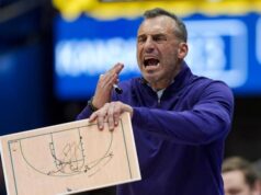 Doug Gottlieb teve um colapso e jogou uma cadeira após uma queda impressionante no final do jogo