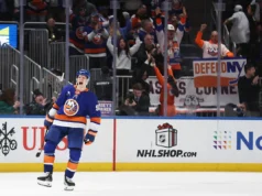 Barzal e Heinemann lideram o Lightning na vitória por 3 a 2 nos pênaltis sobre os Islanders